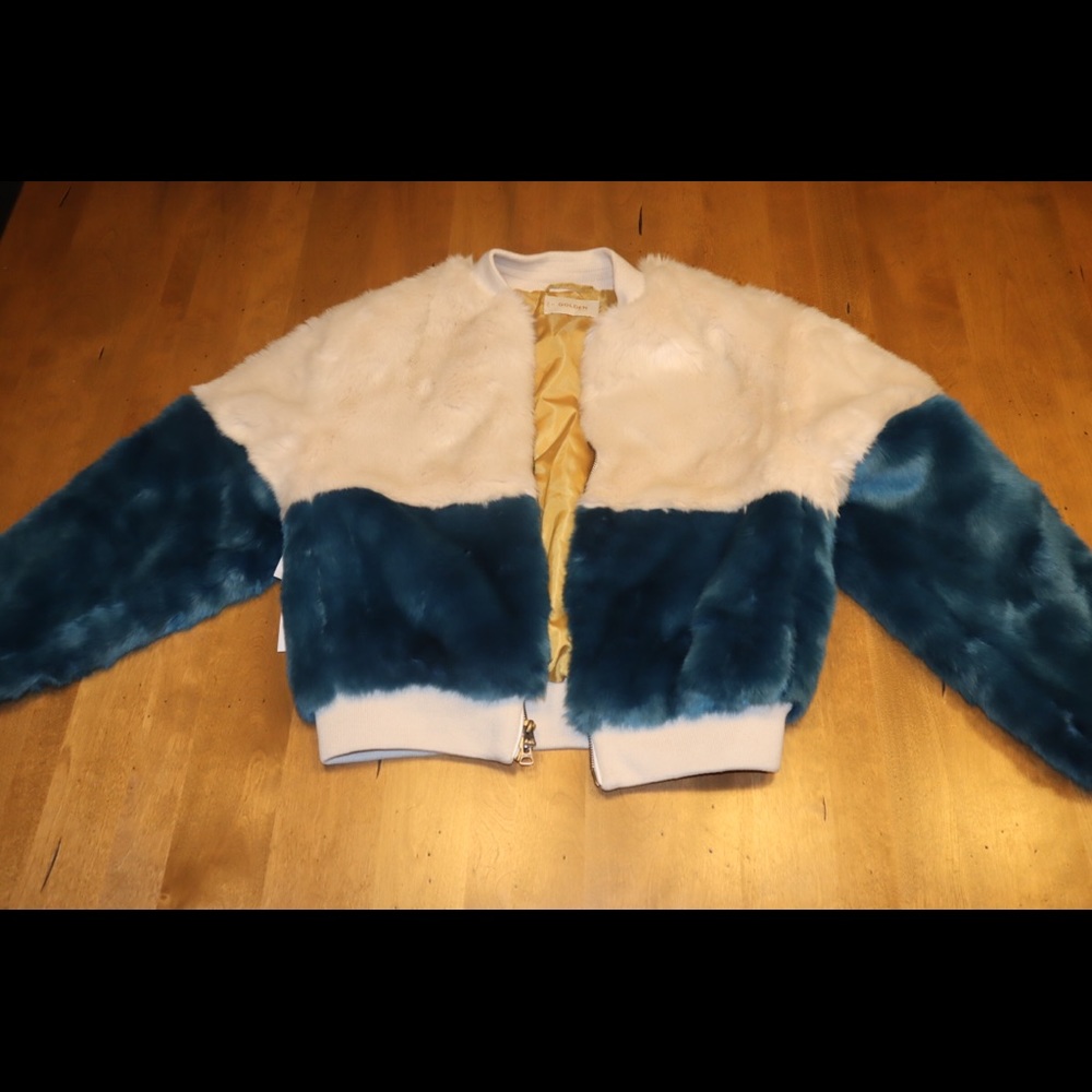 Aritzia Golden by TNA faux fur bomber jacket